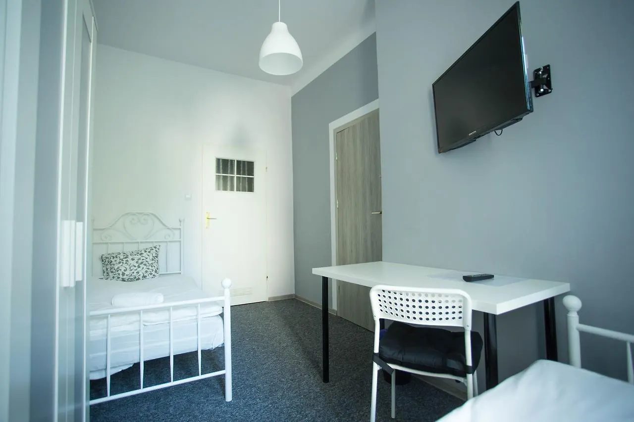 Moonriver Inn Varsó