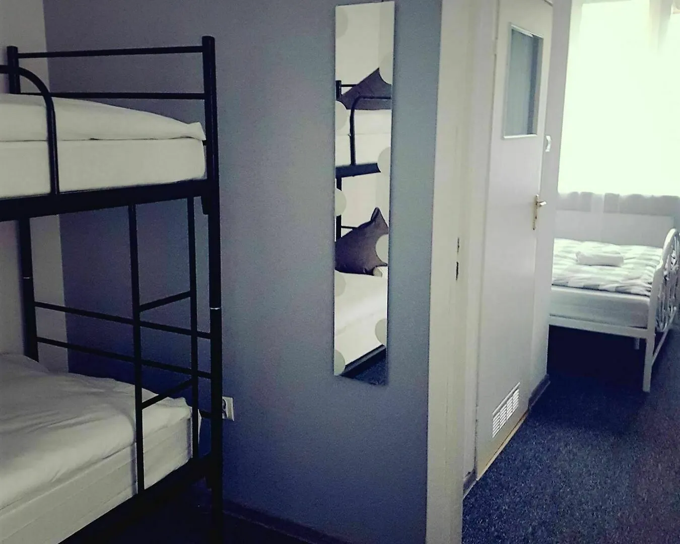 Moonriver Inn Varsó Homestay szállás